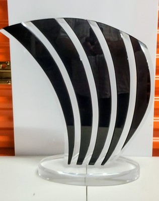 Signed DAVID MUNIZ Acrylic Lucite Sculpture In Transparent And Black Onyx RARE!