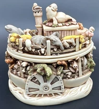 Harmony Kingdom Tugaloo Hullabaloo Riverboat V2 Trinket Box Figurine