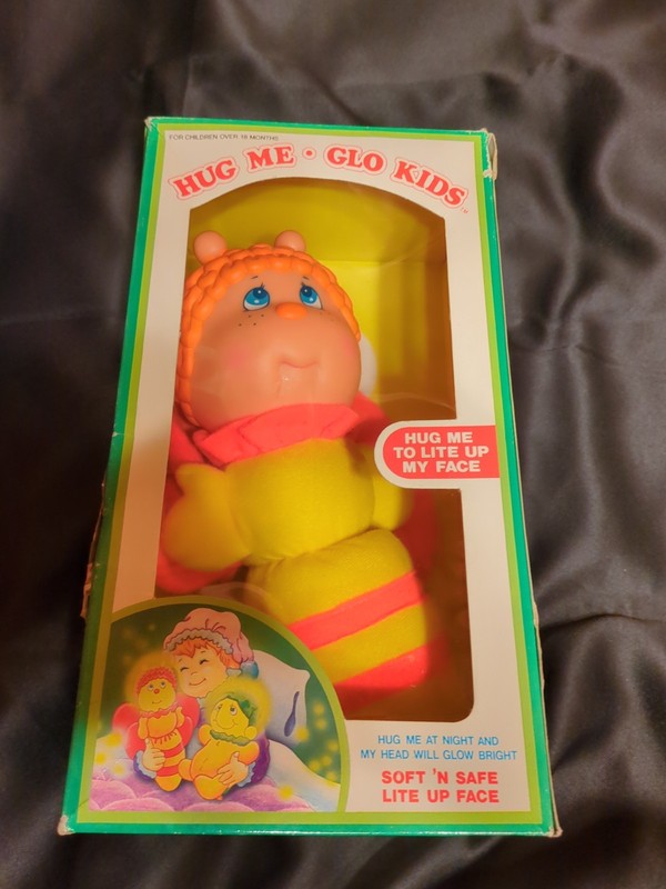 Hug me glo kids working, in box