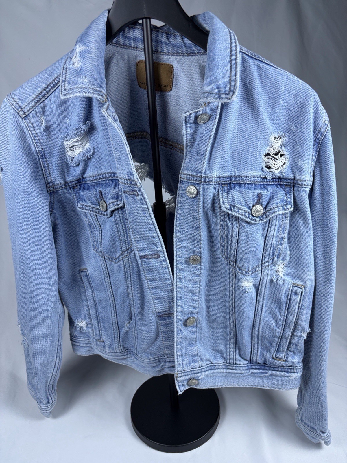 Women’s American Eagle Distressed Jean jacket Size S Light Wash