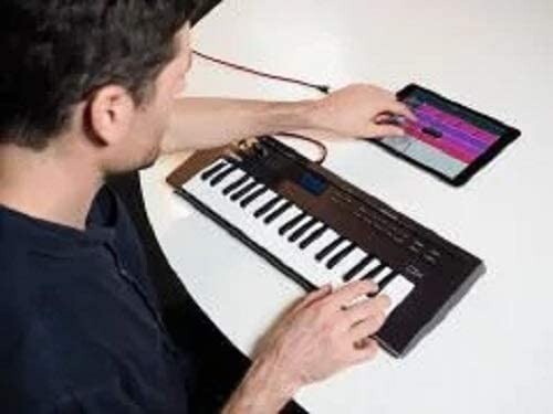 Yamaha Reface CS Mini-Key Analog Keyboard 37 Keys Musical Instrument Japan White - Picture 8 of 8