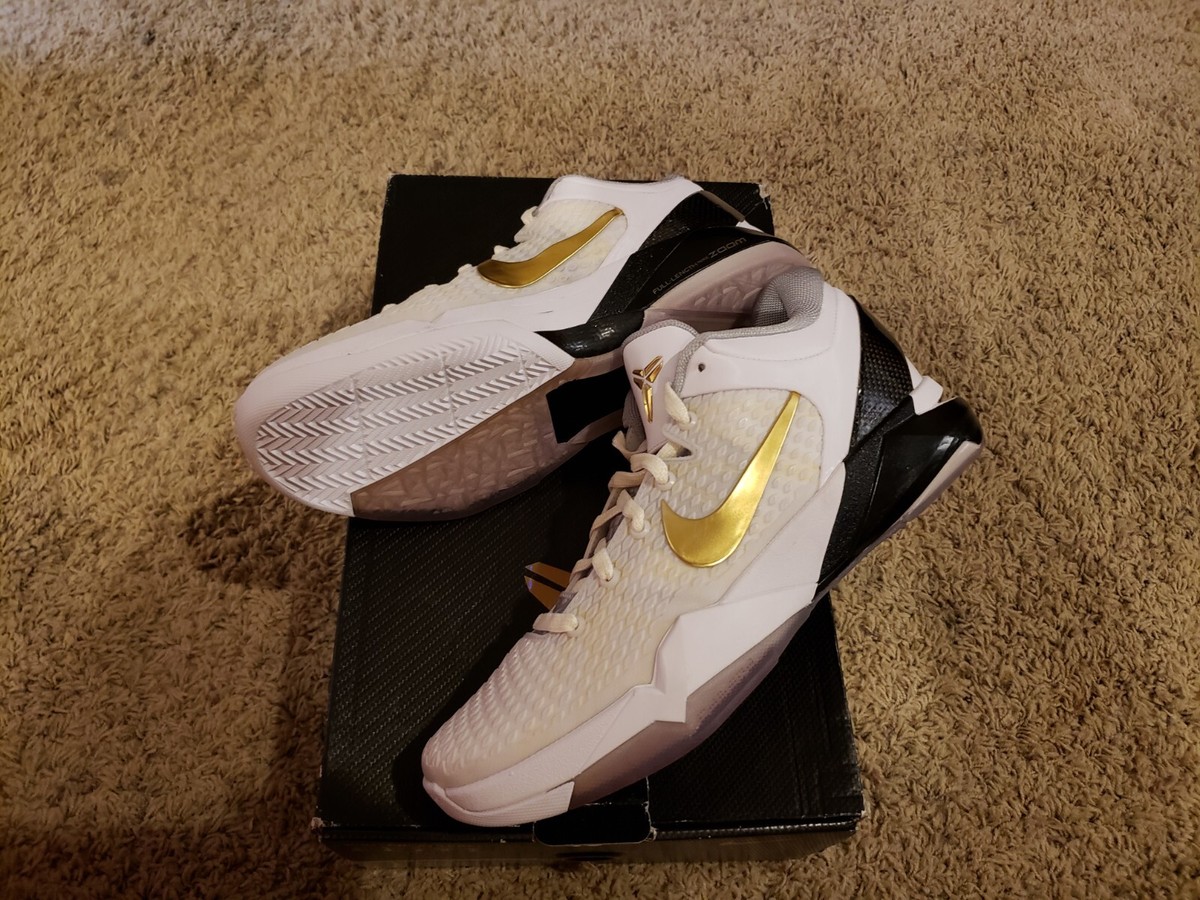 Nike Kobe シューズ ホワイト/ブラック/ゴールド Nike Kobe 7 VII System Elite White/Black/Mtllc Gold PLAYOFFS/HOME