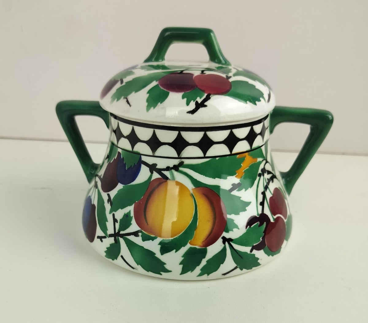 Art Nouveau Villeroy Boch Wallerfangen Saar Basin China Pot Plum