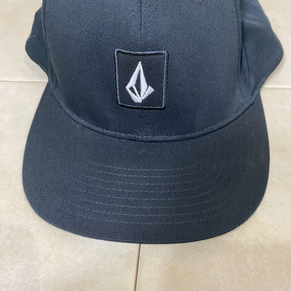 Volcom Hat Cap Adult Black Logo Snapback Skate Surf Surfing Streetwear Mens - Image 2 of 4