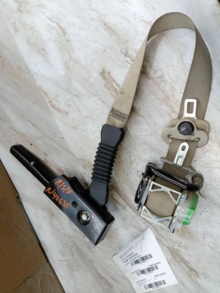 Used Front Right Seat Belt Front fits: 2017 Nissan Altima bucket passenger retra Foto 4 de 4