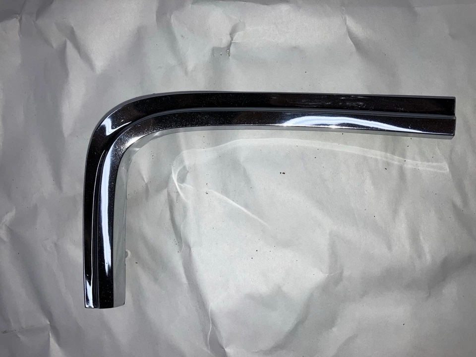 Nuevo de Lote Antiguo 1964 Oldsmobile Starfire luz trasera panel moldura 64 Olds 4407526 Foto 2 de 3