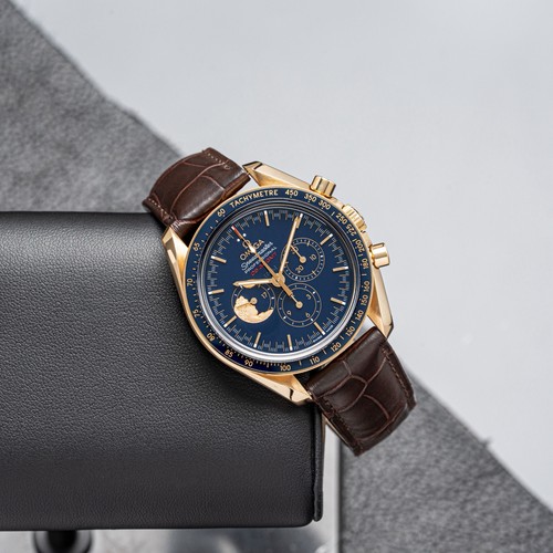 Omega 311.63.42.30.03.001 Apollo XVII 42mm Solid Gold Speedmaster Blue Dial