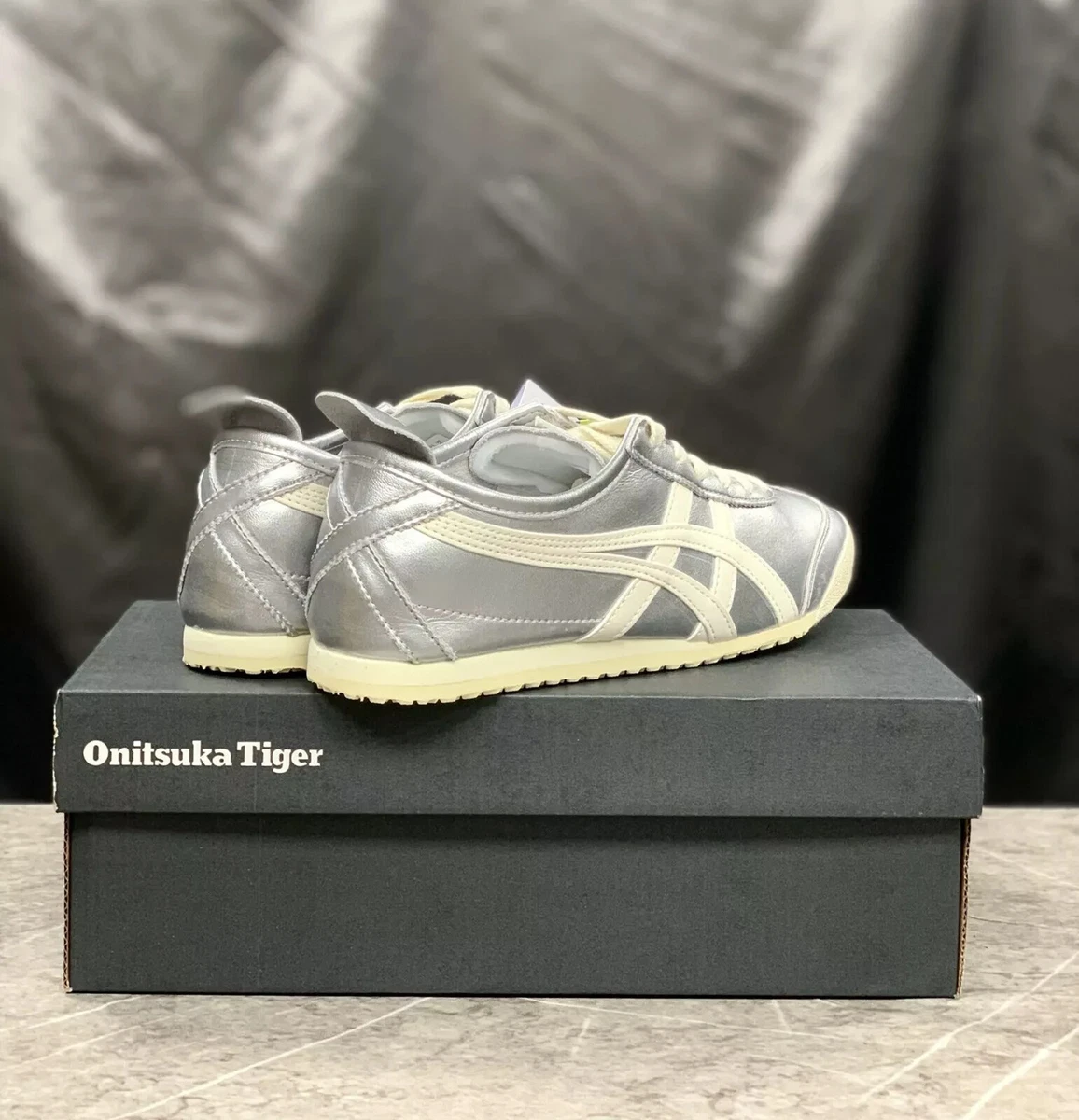 靴 Onitsuka Mexico 66 TGRS Silver 23cm Onitsuka Tiger Mexico 66 TGRS Silver Cream (Women's