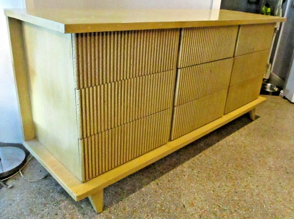 Cómoda American of Martinsville Bali-Hi Mid-Century imitación bambú Merton Gershun Foto 2 de 4