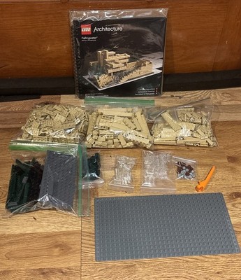 LEGO Architecture 21005 Fallingwater Complete Set 811pcs w/Instructions No Box