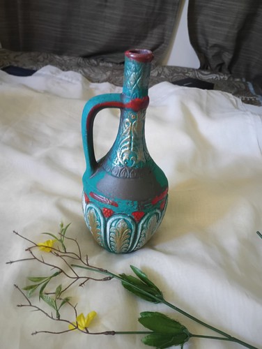Medea Vintage Semi Red Wine Ceramic Vase - Picture 2 of 3