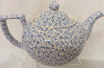 Vintage Burleigh hellblau Felicity Teekanne weiß/blau Staffordshire Keramik 7 Tassen