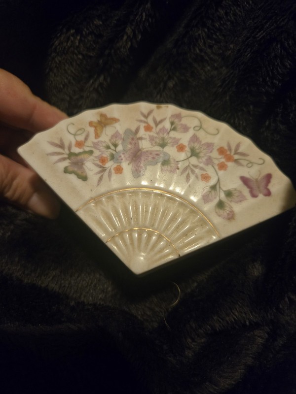 Fan-Shaped Porcelain Hinged Trinket Box Butterfly Floral Jewelry Ring Holder