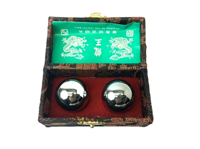 Vintage Used Chinese Iron Balls Ringers Meditation Baoding Balls