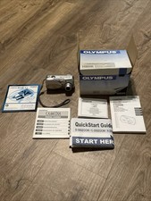 Olympus Camedia D-560 3.2 MP Digital Camera Silver 10x Zoom Box Manuals Works XD