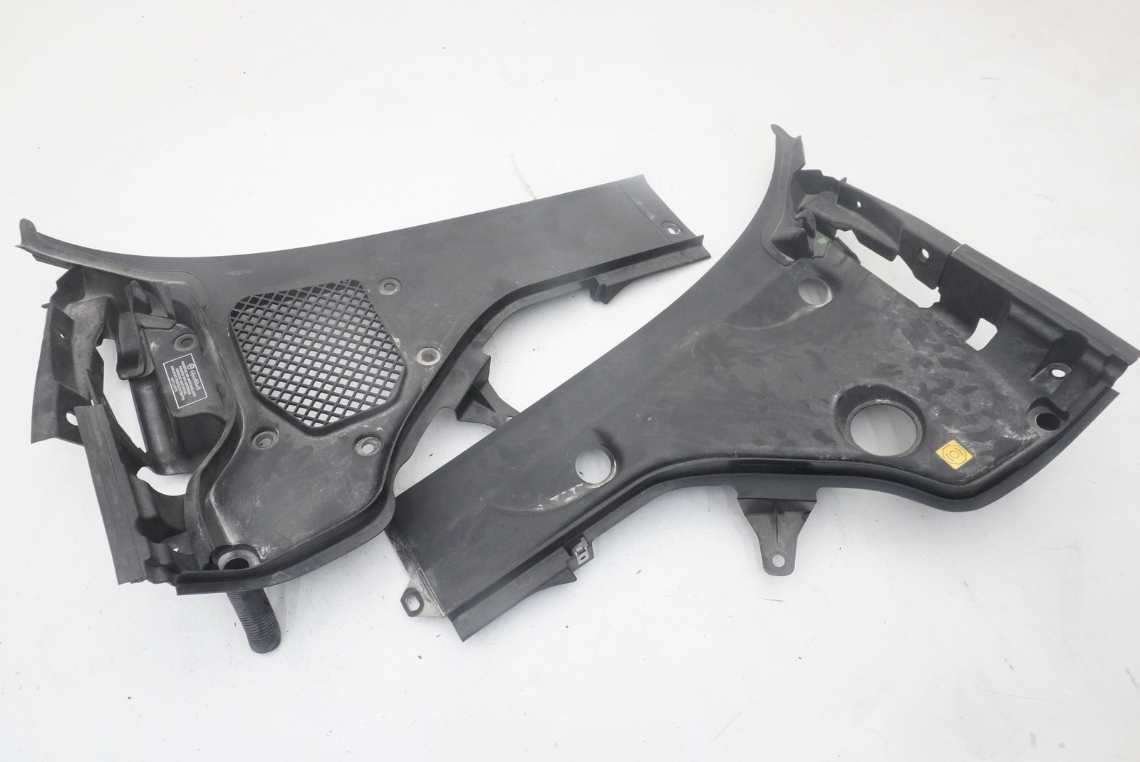 Ferrari California Front Under windshield trays Set P/N 86465800