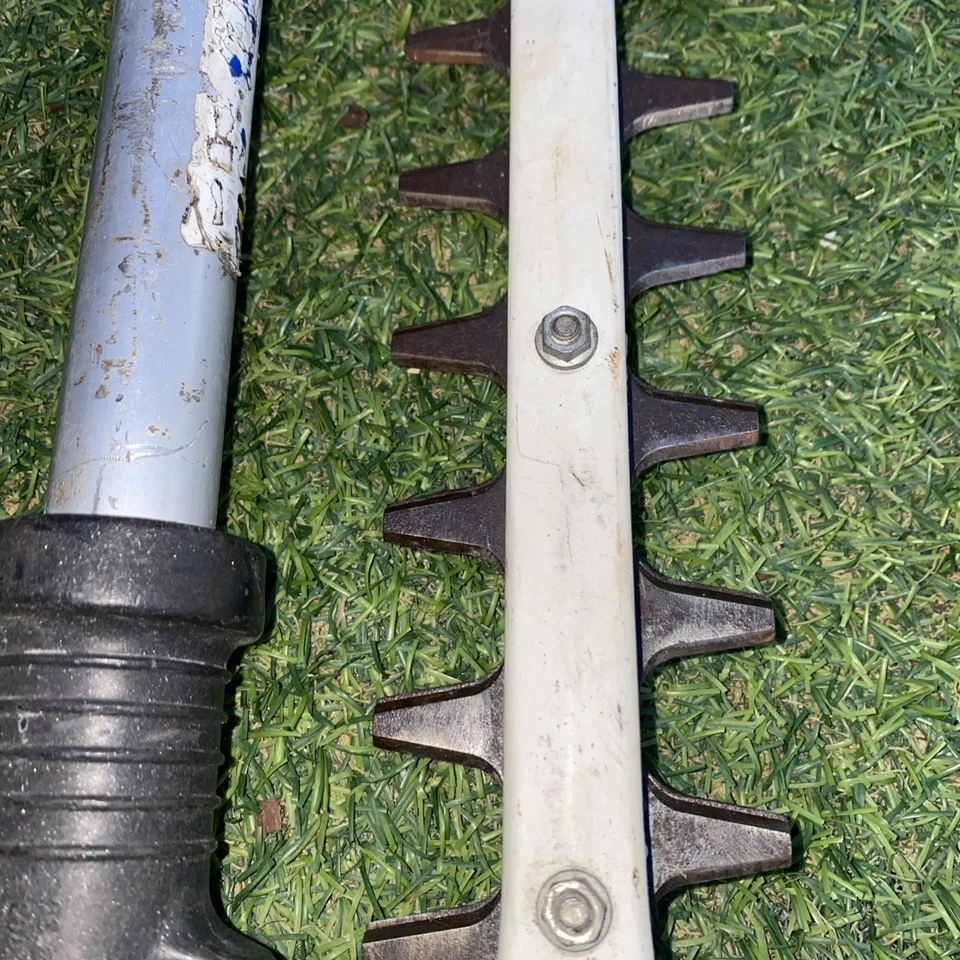 Stihl hl km 145  Adjustable Hedge Attachment - Image 3 of 4