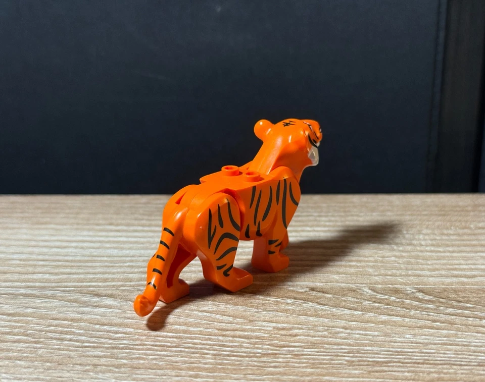 LEGO City Tiger Big Cat Minifigura de Jungle Explorer Truck 60426 Animal Raro Foto 2 de 2