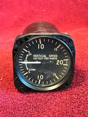 UNITED INSTRUMENTS VERTICAL SPEED INDICATOR P/N 7000T TOKYO INST P/N CA-52-1A