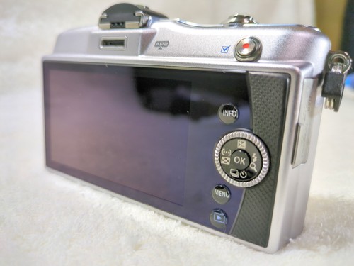 OLYMPUS PEN Mini E-PM1 Digital Camera silver with lens M.ZUIKO 17mm F2.8 - Picture 12 of 24
