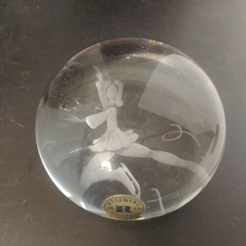 Vintage Reijmyre Scandinavia Art Glass Etched Skating Girl Crystal Paperweight - Picture 1 of 3