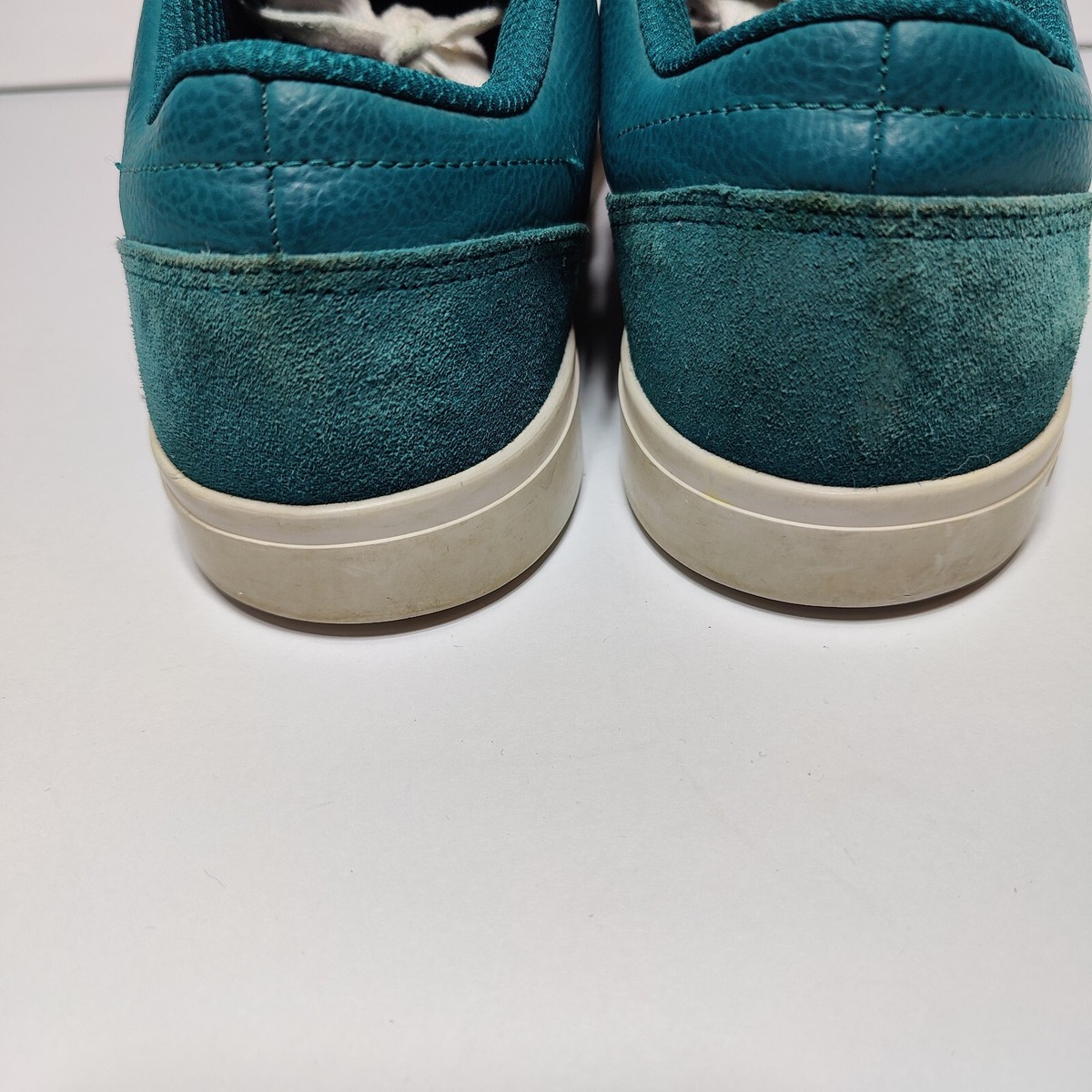 Oakley Sueded Lighthouse Sneaker Petrol Size 12 new Oakley Sueded Lighthouse Sneaker Petrol Green USA Men main image 2