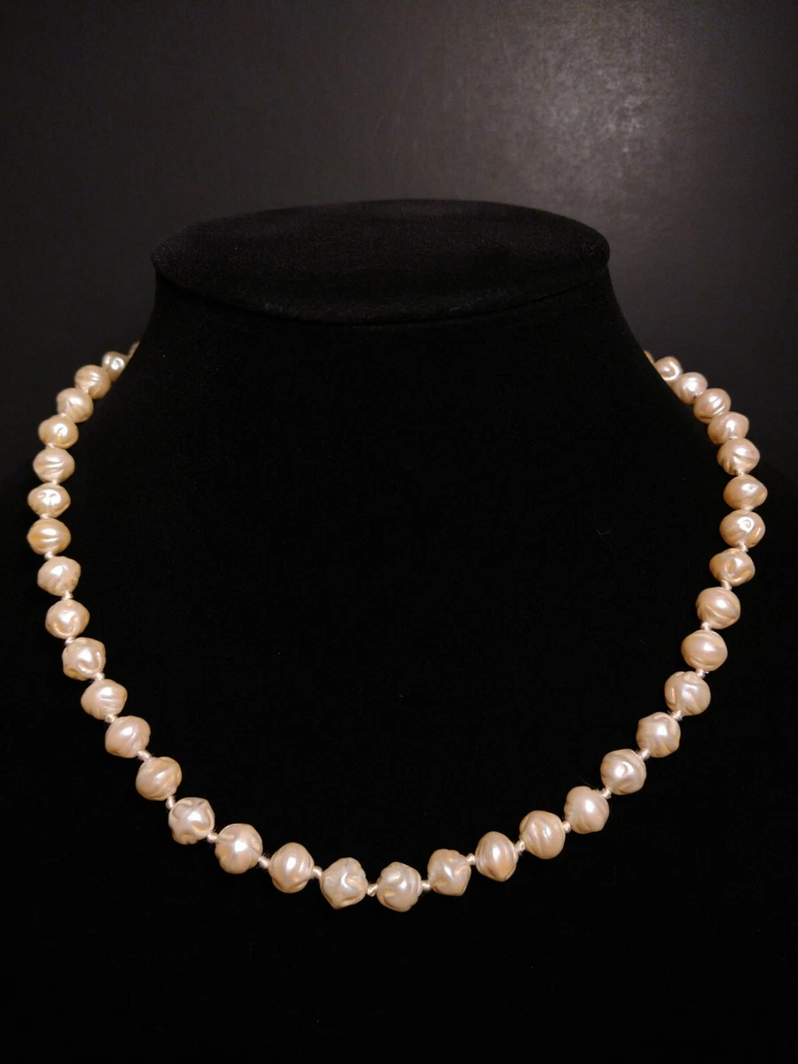Metall pearl best sale necklace