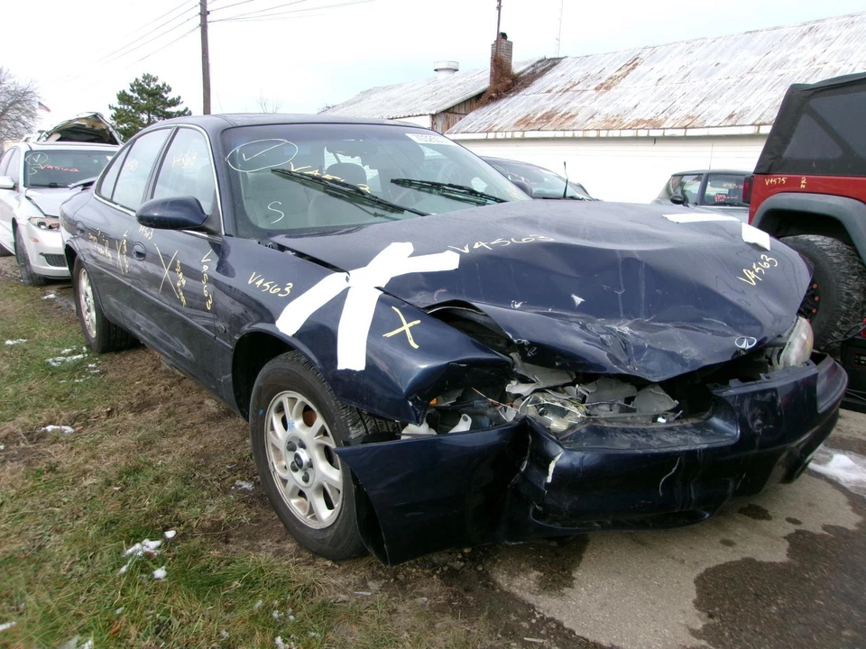 Espejo retrovisor interior delantero central usado se adapta a: Oldsmobile Intrigue 2000 delantero Foto 2 de 4