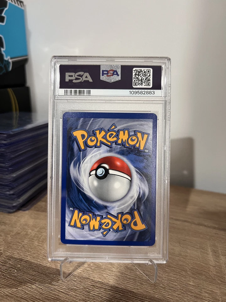 2001 Neo Discovery 11 Smeargle Holo PSA 8 - Image 2 of 3
