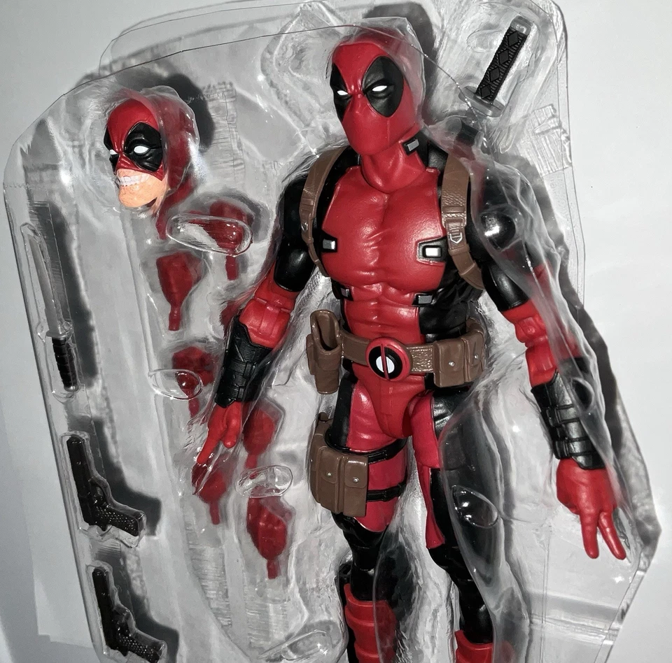 Marvel Legends DEADPOOL 6" Action Figure Maximum Series - Image 3 of 4