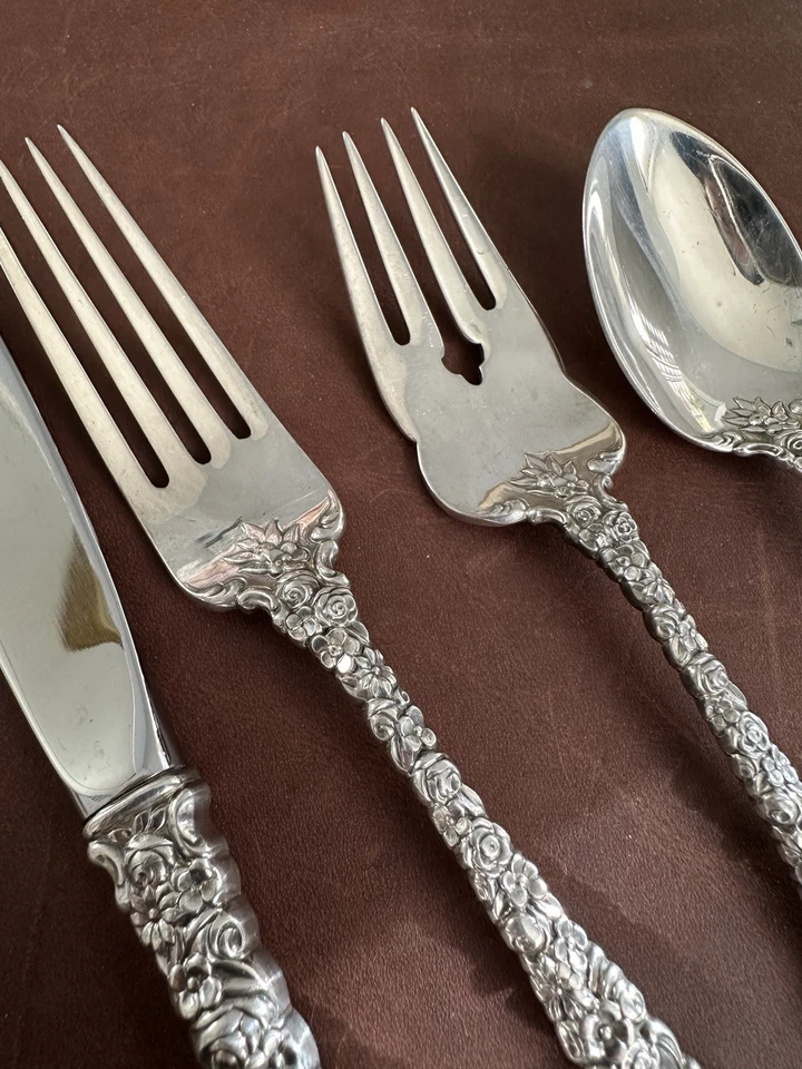 Cuchara tenedor cuchillo de 4 piezas de plata esterlina International Du Barry Foto 3 de 4