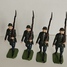 Vtg Britains Lead Figure 4. Army SoldiersMarching w/ Rifle Bayonet Movable Arm