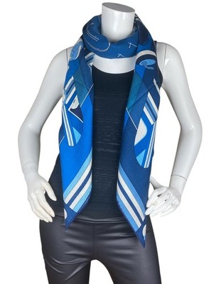 Hermes NWT Chic, Le Sport! Bleu Vif/ Ciel/ Marine 140 Silk