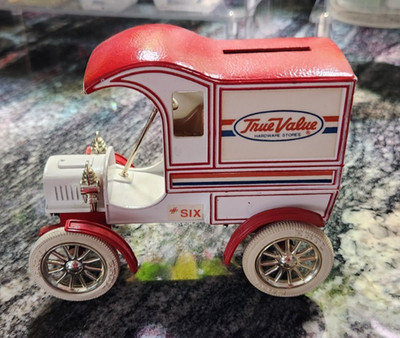 ERTL 1905 Ford First Delivery Car Coin Bank With Key True Value Hardware Diecast