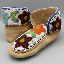 Chippewa Ojibwe Woodlands Floral Beaded Buckskin Hide Moccasins Native American