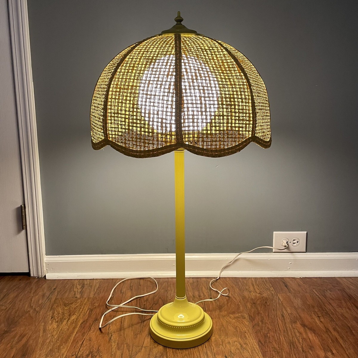 フロアスタンド Dawner Table lamp 1960's フロアスタンド Dawner Table lamp 1960's Midcentury Tripod