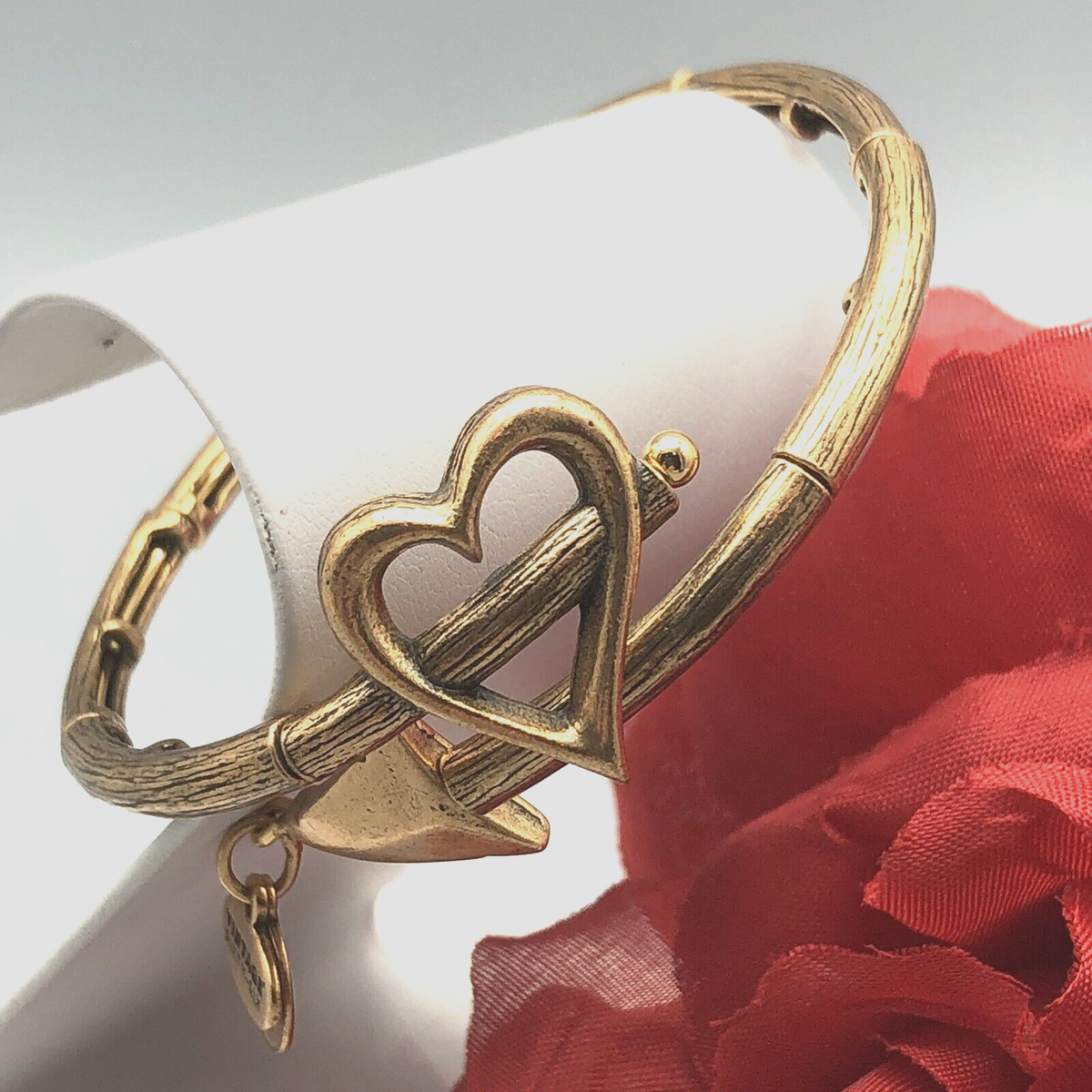 Awesome Signed Alex Ani Dart Gold Tone Wrap Bracelet Heart