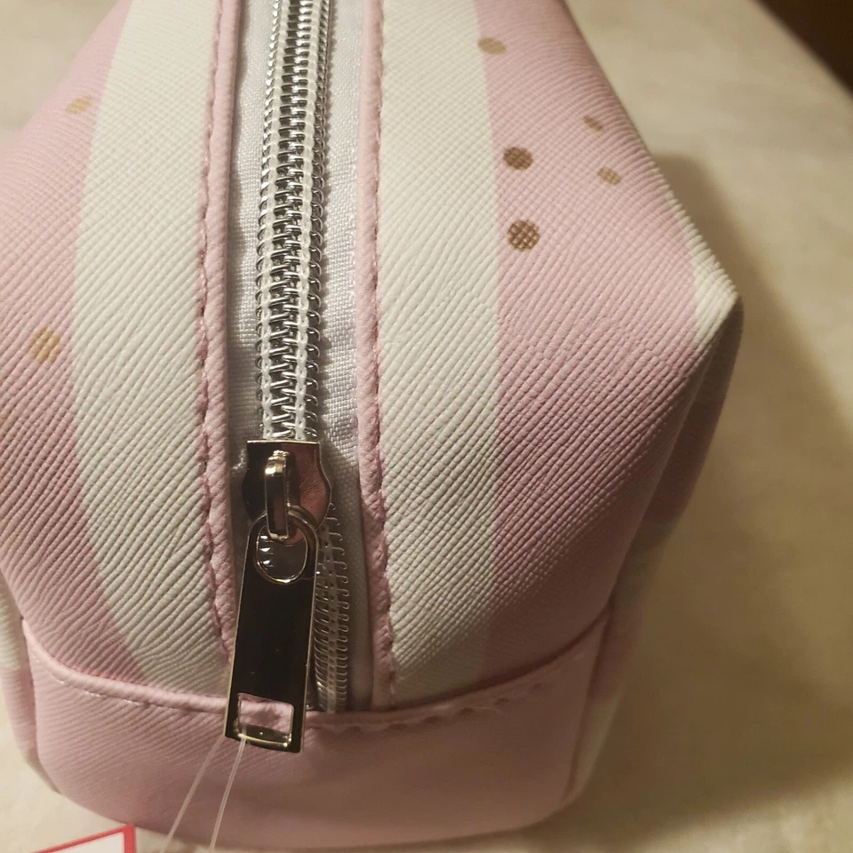 Bolso Escuadrón Puente Cosmético 9x5x4" Danielle Creations Rosa/Blanco/Dorado Nuevo con Etiquetas Foto 3 de 4