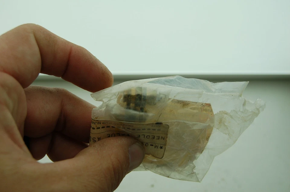 Válvula de aguja flotador carburador Yamaha 3L1-14190-20 XS650 XS1100 1980-81 2 NUEVOS Foto 2 de 4