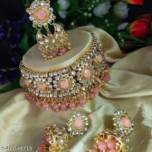 Indian Bollywood Gold Plated Fashionable Bridal Jewelry Necklace Set For Women - Picture 7 of 9