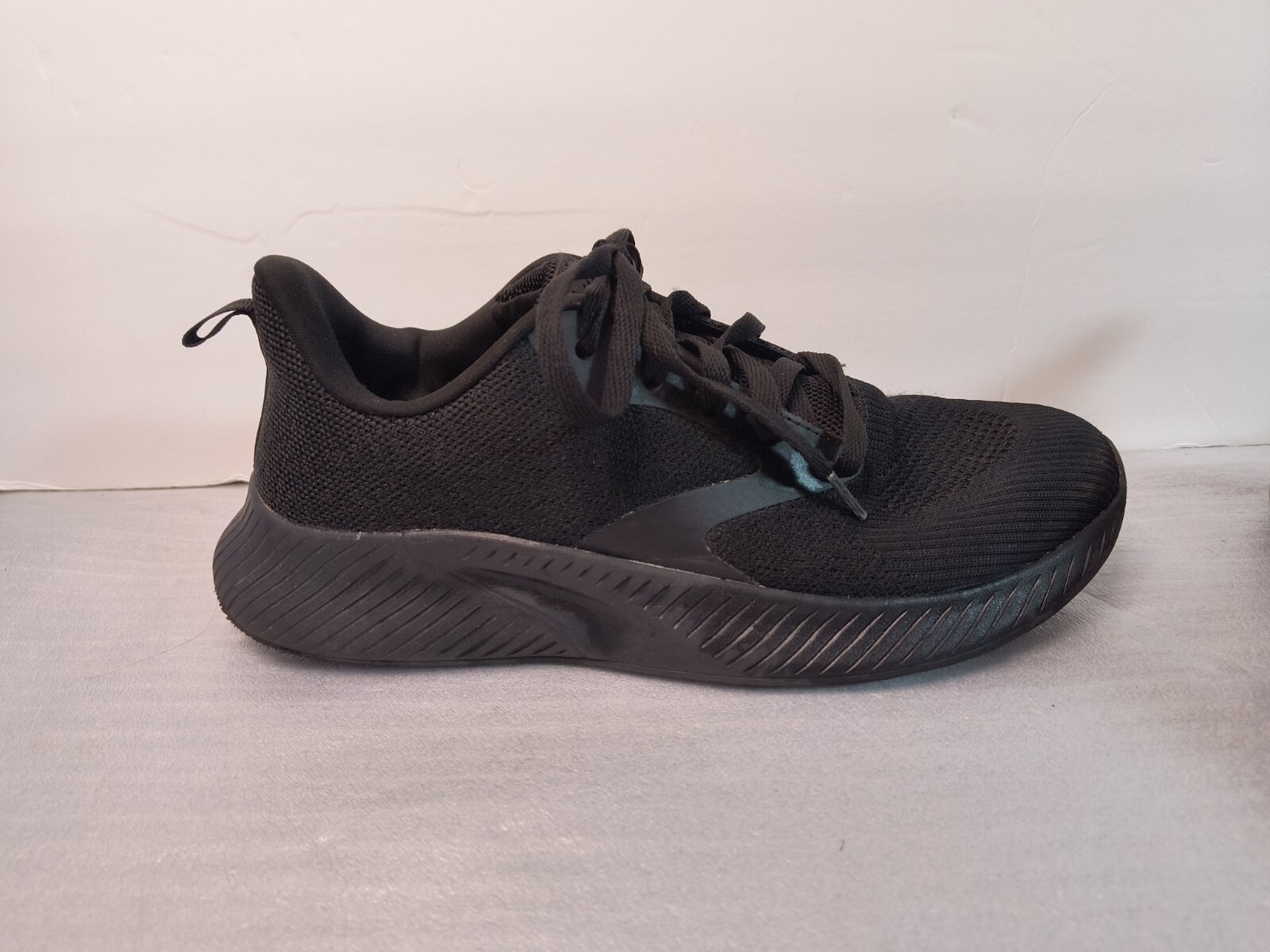 SAOLA Sneakers Athletic Works da uomo taglia 8W nere core jogger stringate a rete