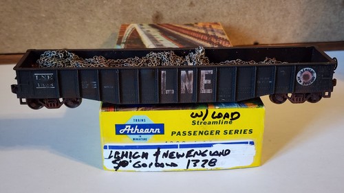 Góndola Lehigh New England RR 50' 1328 con ruedas de metal Kadee carga Athearn HO RTR | Zustand: Used