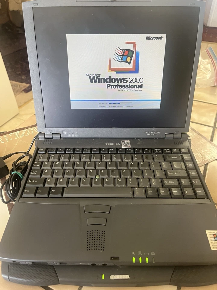 ВИНТАЖНЫЙ НОУТБУК TOSHIBA PORTEGE 7020CT/6.4 WINDOWS 2000 С ДОК-СТАНЦИЕЙ DVD - включается - Изображение 3 из 4