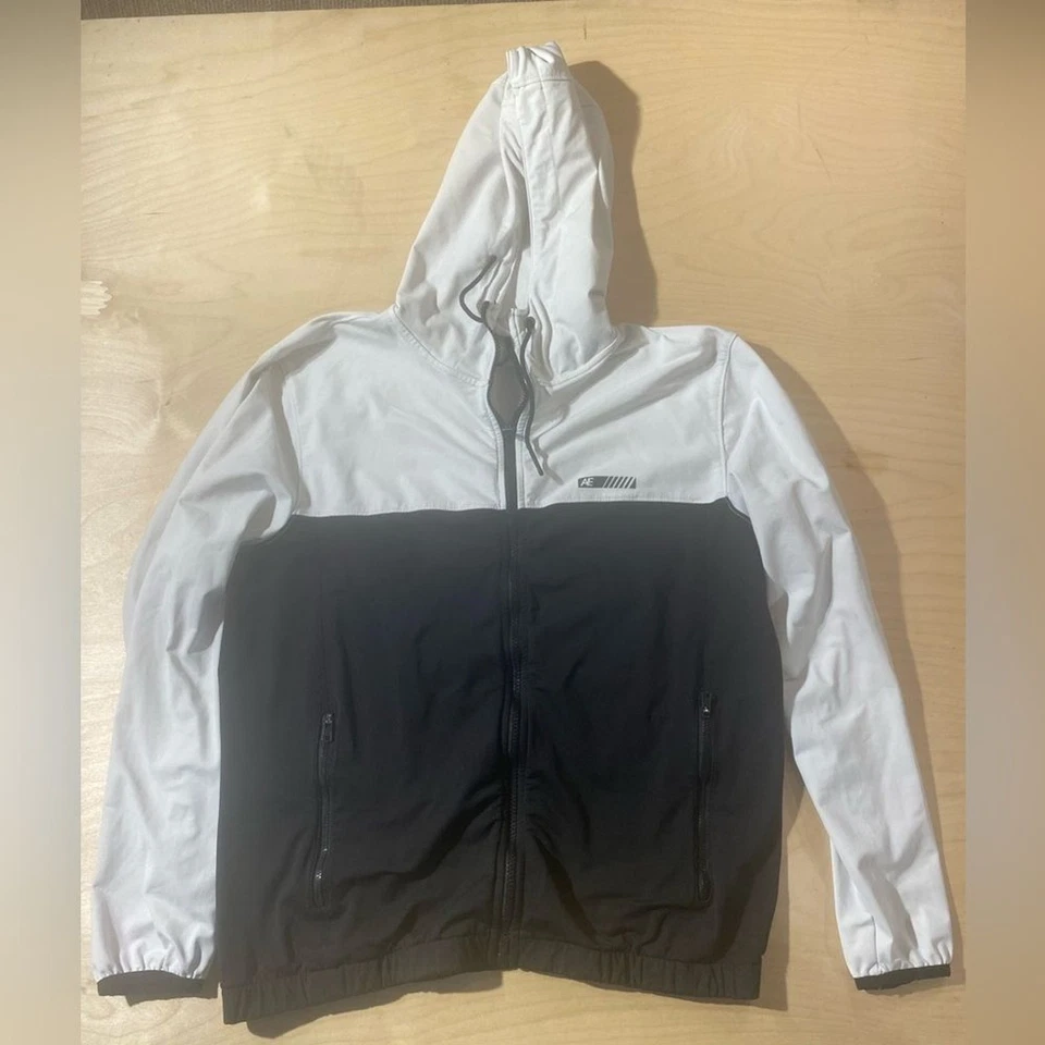 American Eagle Outfitters Black and White Windbreaker Medium (FT) - Image 4 of 4