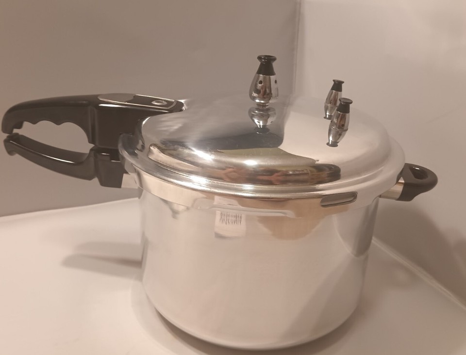 Pressure Cooker 8 Quarts Complete Brand New In Box VASCONIA See Images