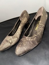salvatore ferragamo Women s Vintage Shoes High Keel Classic Pump Size 7.5 E