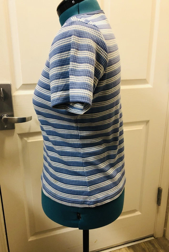 Classic Elements Women’s Blue & White Striped Short Sleeve T-Shirt Sz. PL - Image 4 of 4
