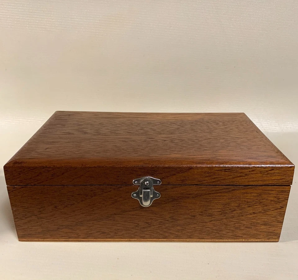 Juego de ajedrez de madera francés Lardy vintage piezas ojo de vidrio caballeros - COMO NUEVO C1 Foto 2 de 4