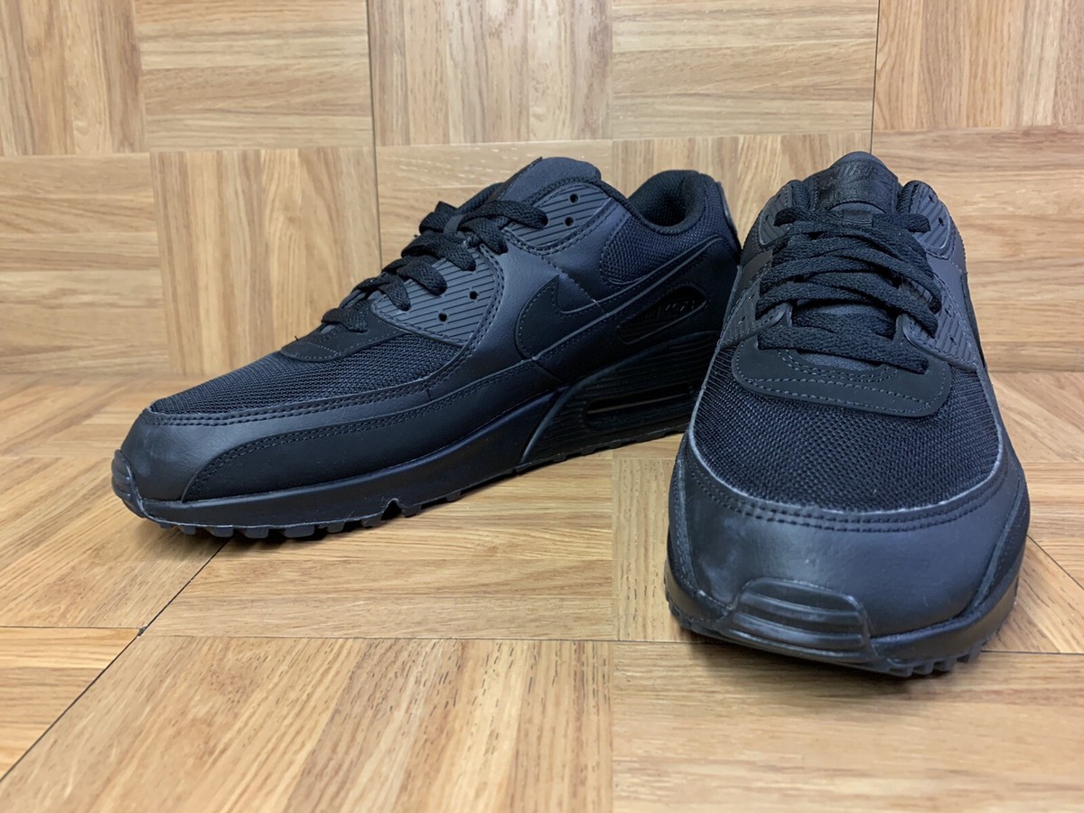 air max plus black white