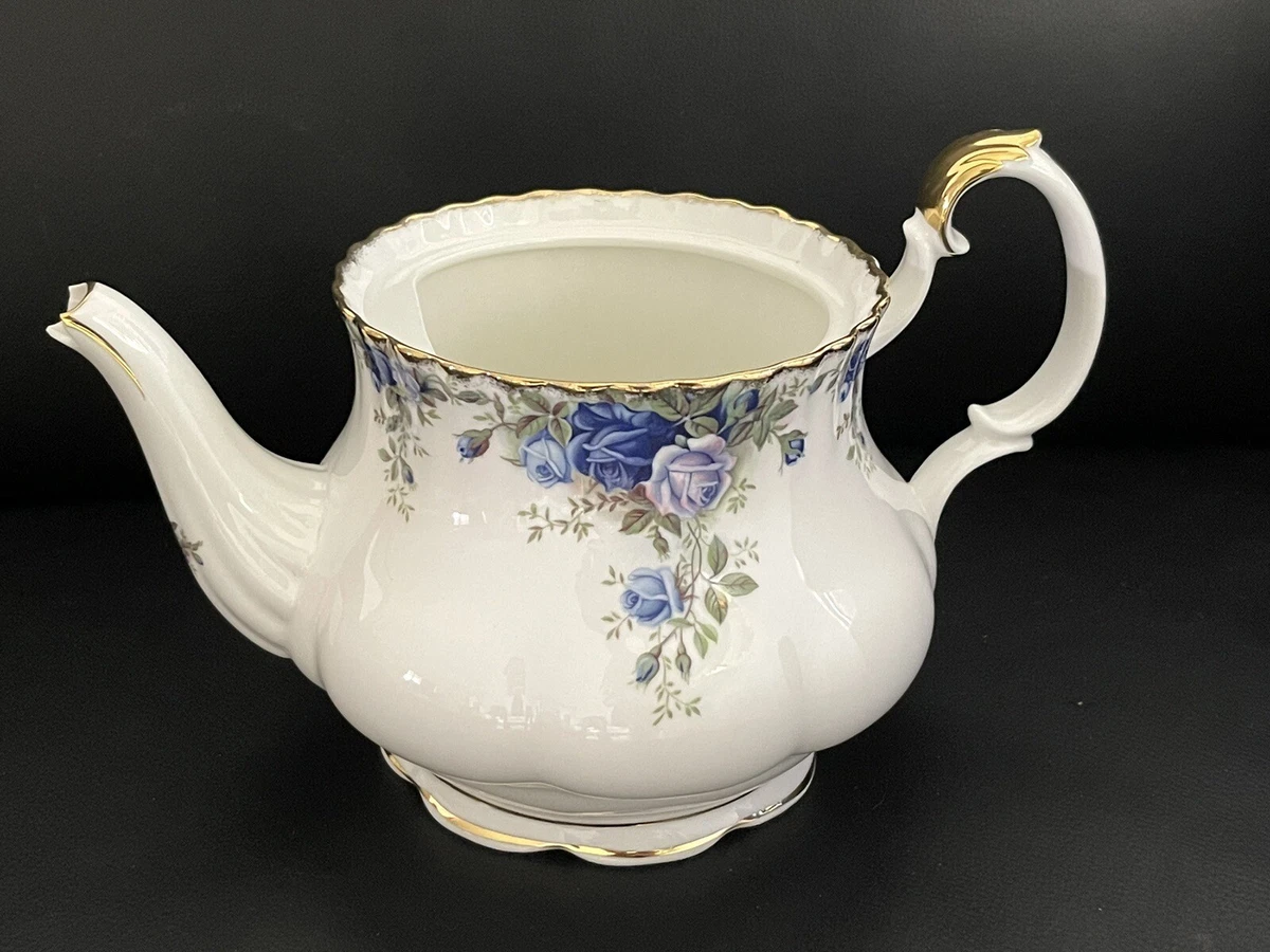 Royal albert top moonlight rose teapot